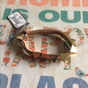 NWT✨ Gold Triangle Spikes Suede Leather Bracelet